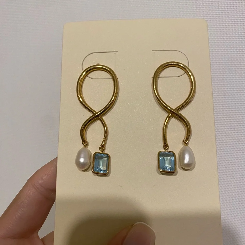 Lizzie Fortunato Gold and Pearl Drop Earrings - Picture 4 of 7